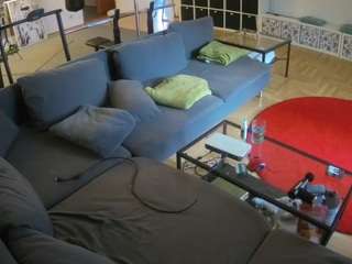 voyeurcam-julmodels-living-3 — Camsoda recorded stream image, 09.10.2025 18:00