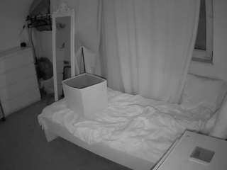 voyeurcam-julmodels-reallife-3 — Camsoda recorded stream image, 09.10.2025 18:00