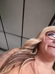 DIANITA_1988 — Stripchat recorded stream image, 16.10.2025 15:00