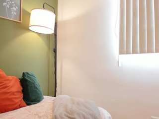 karlyee — Camsoda recorded stream image, 17.10.2025 13:40