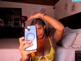 iluvsaffire-bleu — Camsoda recorded stream image, 17.10.2025 22:20