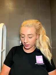 Strongqueen — Stripchat recorded stream image, 19.10.2025 15:50