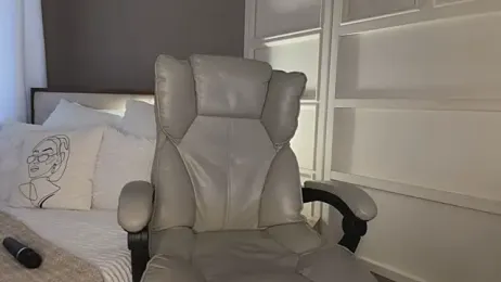 UrLillShy — Stripchat recorded stream image, 24.10.2025 01:10