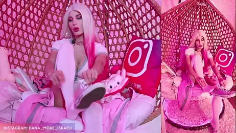 dana_more — Stripchat recorded stream image, 24.10.2025 08:40