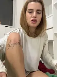 EmiliaCatalina — Stripchat recorded stream image, 25.10.2025 00:30