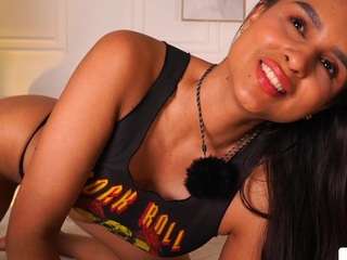 alana-haze — Camsoda recorded stream image, 27.10.2025 02:20
