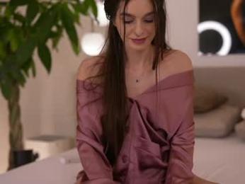 dovia — Chaturbate recorded stream image, 27.10.2025 07:30