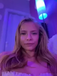 AnastasiaAniess — Stripchat recorded stream screenshot (27 Oct 2025)