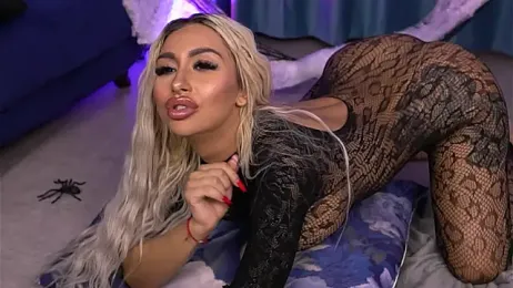 GoldenAmber — Stripchat recorded stream screenshot (28 Oct 2025)