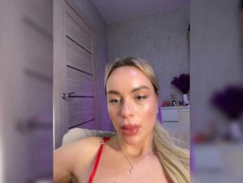 Mila-m — Bongacams recorded stream screenshot (28 Oct 2025)