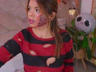 cataliinaevains — Camsoda recorded stream image, 31.10.2025 01:50