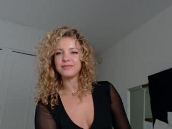 theislandgirl — Chaturbate recorded stream screenshot (31 Oct 2025)