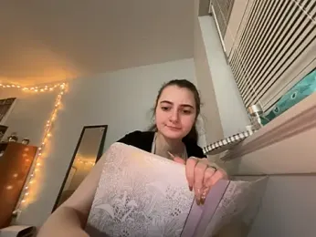 Snowbunnycake_131 — Stripchat recorded stream image, 01.11.2025 20:40