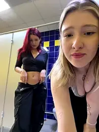 Cum_girlss — Stripchat recorded stream image, 03.11.2025 03:20