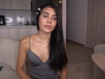 veroniqe_lounge — Chaturbate recorded stream image, 03.11.2025 23:00