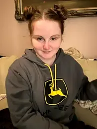 GingerSnap33 — Stripchat recorded stream screenshot (04 Nov 2025)