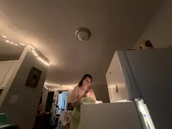 Snowbunnycake_131 — Stripchat recorded stream image, 05.11.2025 02:30