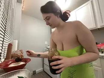 Snowbunnycake_131 — Stripchat recorded stream image, 05.11.2025 02:30