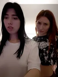 caressyourself — Stripchat recorded stream image, 06.11.2025 18:20