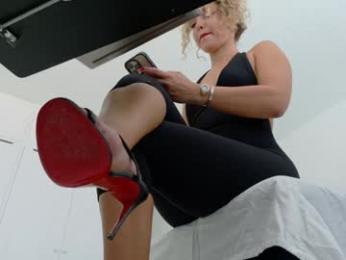 theislandgirl — Chaturbate recorded stream screenshot (08 Nov 2025)