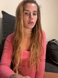 EmiliaCatalina — Stripchat recorded stream image, 09.11.2025 00:10