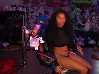 lovenzia — Camsoda recorded stream image, 10.11.2025 04:40
