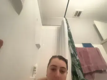 Snowbunnycake_131 — Stripchat recorded stream image, 11.11.2025 14:00