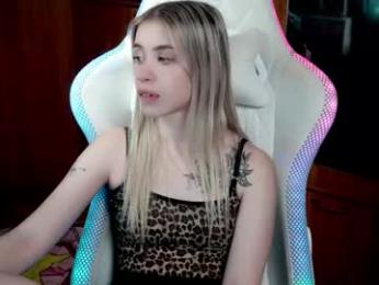 ho1yh01e — Chaturbate recorded stream image, 11.11.2025 18:40