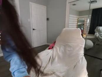 rosiebones — Chaturbate recorded stream screenshot (11 Nov 2025)