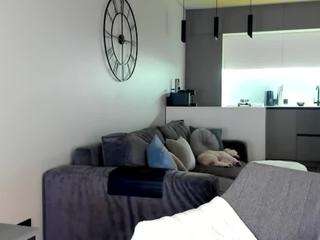 bella-sweeet — Camsoda recorded stream screenshot (12 Nov 2025)