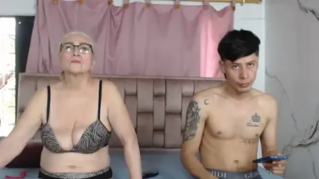 Sexytaty2022 — Stripchat recorded stream screenshot (12 Nov 2025)