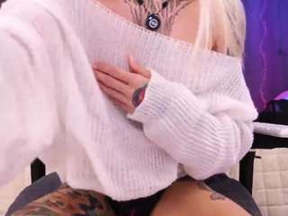 yourfeetmodel — Camsoda recorded stream image, 13.11.2025 01:40