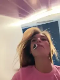 -AngelAri- — Stripchat recorded stream image, 16.11.2025 09:00