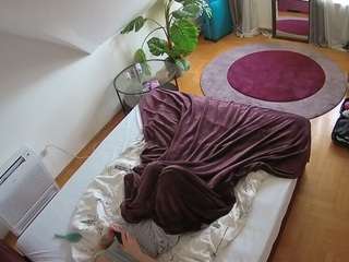 voyeurcam-julmodels-whitebed-4 — Camsoda recorded stream image, 11.11.2025 07:00
