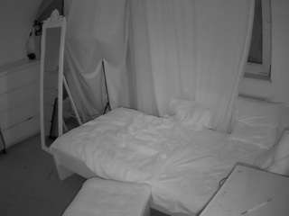 voyeurcam-julmodels-reallife-3 — Camsoda recorded stream image, 04.11.2025 10:00