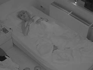 voyeurcam-julmodels-bed-7 — Camsoda recorded stream image, 15.11.2025 00:00
