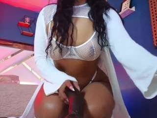 lady-brownn — Camsoda recorded stream image, 16.11.2025 11:10