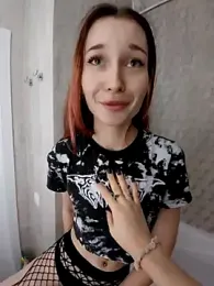 caressyourself — Stripchat recorded stream image, 16.11.2025 17:30