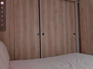 lauracriistina — Camsoda recorded stream screenshot (18 Nov 2025)