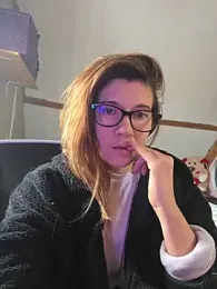 Lina_lou4 — Stripchat recorded stream image, 19.11.2025 08:50