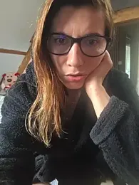 Lina_lou4 — Stripchat recorded stream image, 19.11.2025 08:50