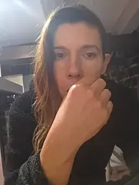 Lina_lou4 — Stripchat recorded stream image, 19.11.2025 08:50