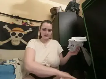 Snowbunnycake_131 — Stripchat recorded stream image, 19.11.2025 09:40