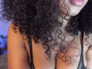 ninagold — Camsoda recorded stream image, 21.11.2025 01:50