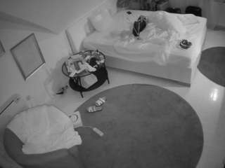 voyeurcam-julmodels-whitebed-4 — Camsoda recorded stream image, 23.02.2025 13:00