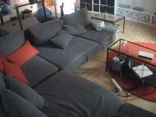 voyeurcam-julmodels-living-3 — Camsoda recorded stream image, 23.02.2025 13:00