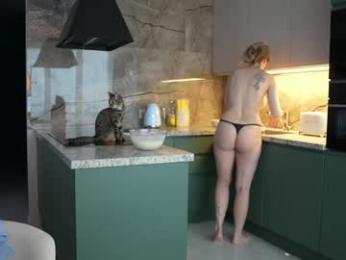 love_you_to123 — Chaturbate recorded stream image, 21.11.2025 08:20