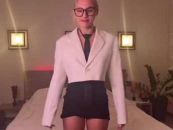 roselyn_rose — Chaturbate recorded stream screenshot (22 Nov 2025)