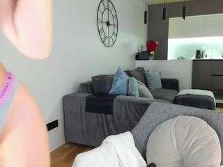 bella-sweeet — Camsoda recorded stream screenshot (27 Nov 2025)