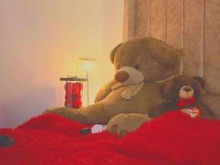 ginaakemi — Camsoda recorded stream image, 28.11.2025 04:30